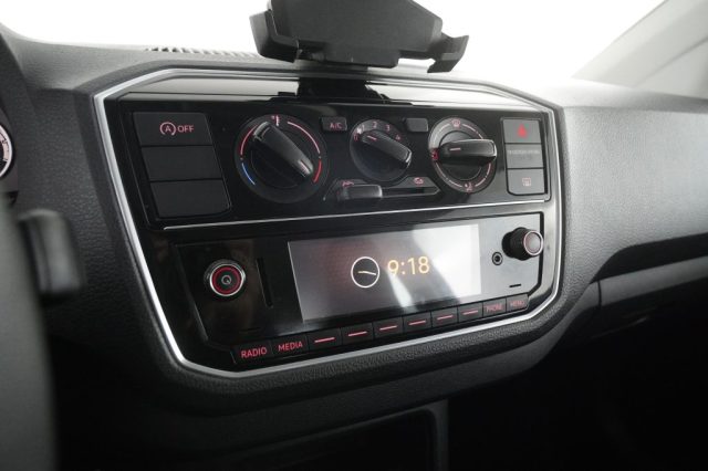 VOLKSWAGEN up! usata 7
