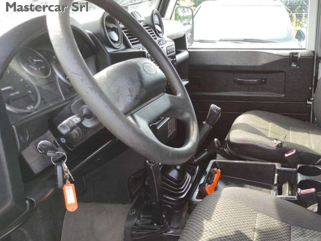 LAND ROVER Defender usata 13