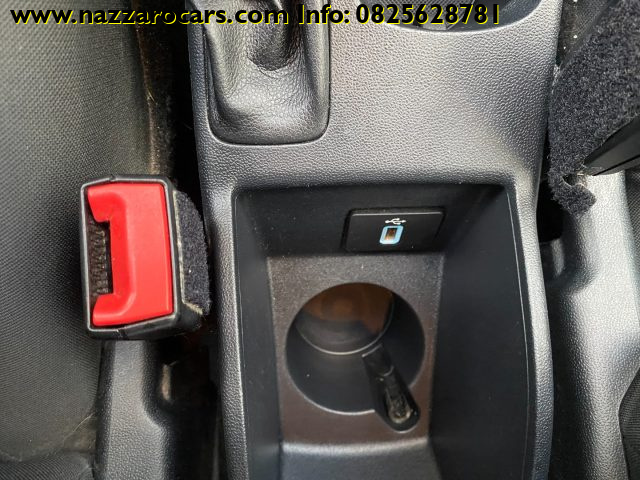 FORD Fiesta usata, con Specchietti laterali elettrici