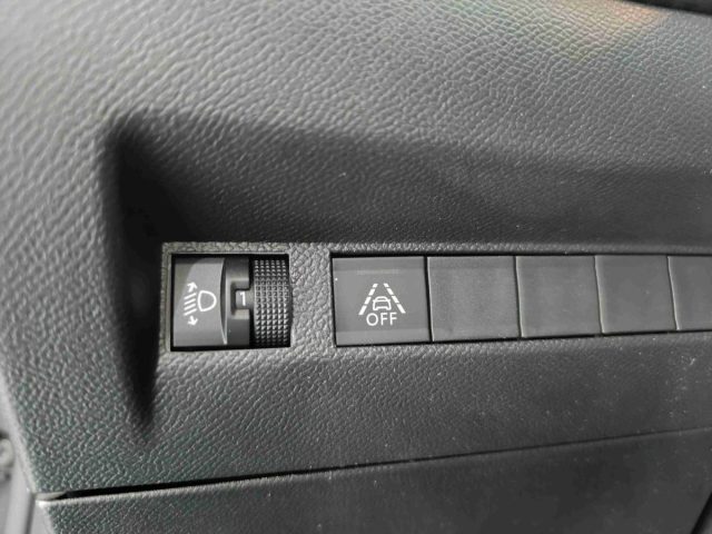 PEUGEOT 208 usata, con Specchietti laterali elettrici