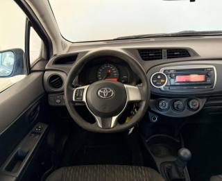 TOYOTA Yaris usata 10