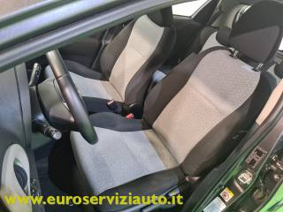 TOYOTA Yaris usata 26