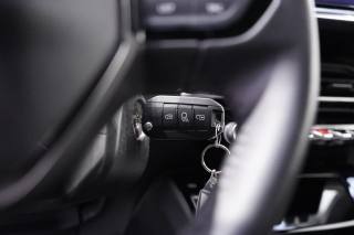 PEUGEOT 2008 usata, con Vetri oscurati