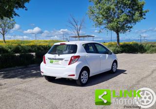 TOYOTA Yaris usata, con Airbag