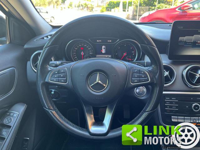 MERCEDES-BENZ GLA 220 usata, con Leve al volante