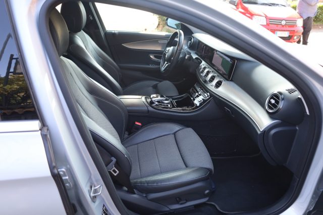 MERCEDES-BENZ E 220 usata, con Schermo multifunzione interamente digitale