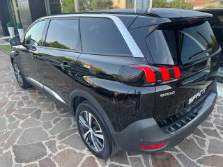 PEUGEOT 5008 usata, con Airbag