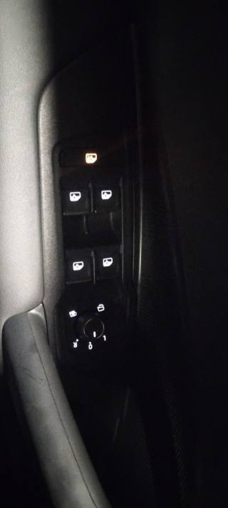 VOLKSWAGEN Tiguan usata, con Sensore di luce