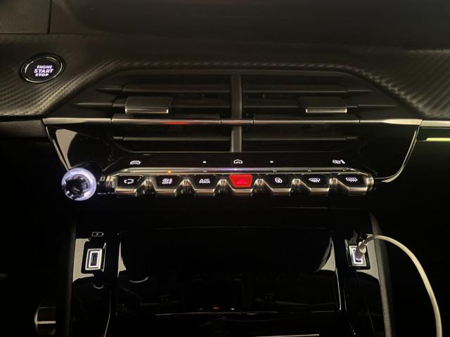 PEUGEOT 208 usata, con Volante in pelle