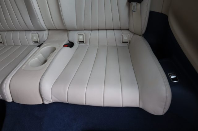 MERCEDES-BENZ E 220 usata, con Kit fumatori