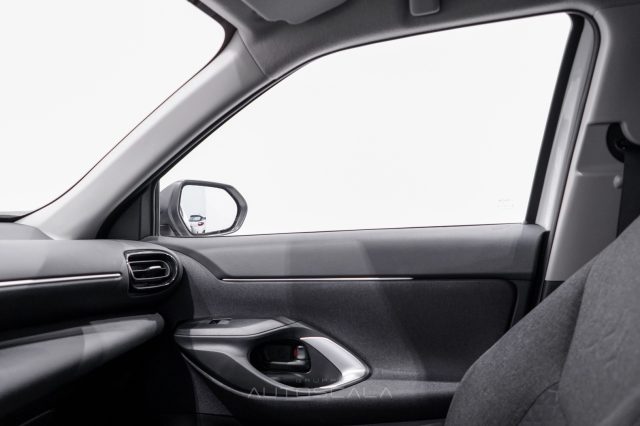 TOYOTA Yaris Cross usata, con Bracciolo