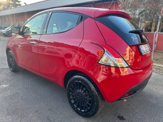 LANCIA Ypsilon usata, con Autoradio