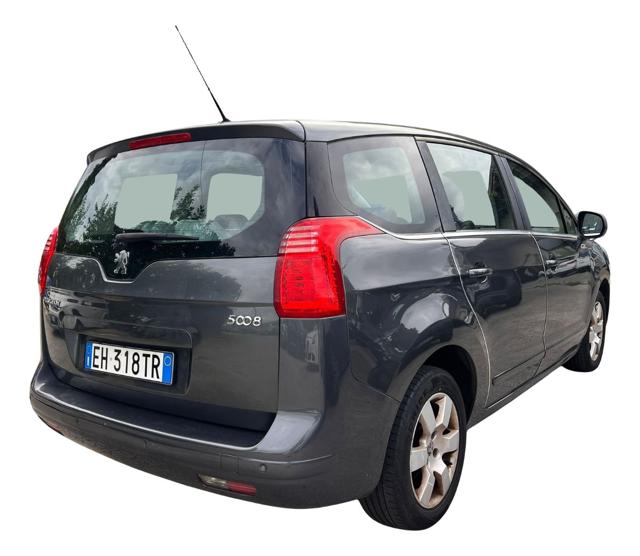 PEUGEOT 5008 usata, con Airbag
