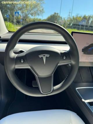 TESLA Model Y usata, con USB