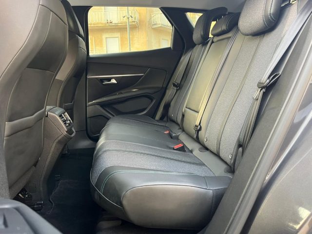 PEUGEOT 3008 usata, con Sensori di parcheggio posteriori