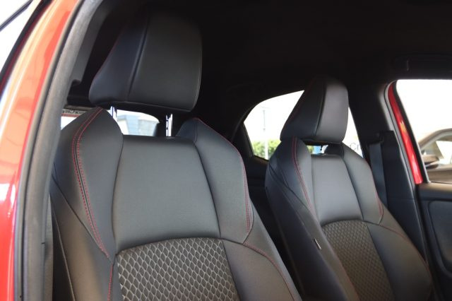 TOYOTA Yaris usata, con Autoradio digitale