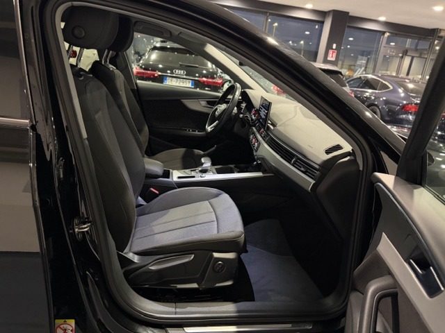 AUDI A4 usata, con Volante in pelle