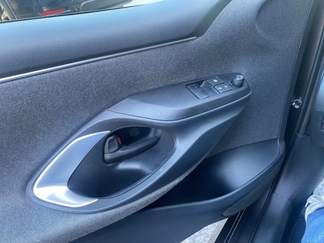 TOYOTA Yaris usata, con Telecamera per parcheggio assistito