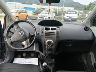 TOYOTA Yaris usata 14