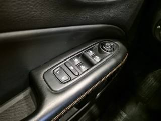 JEEP Compass usata, con Autoradio digitale