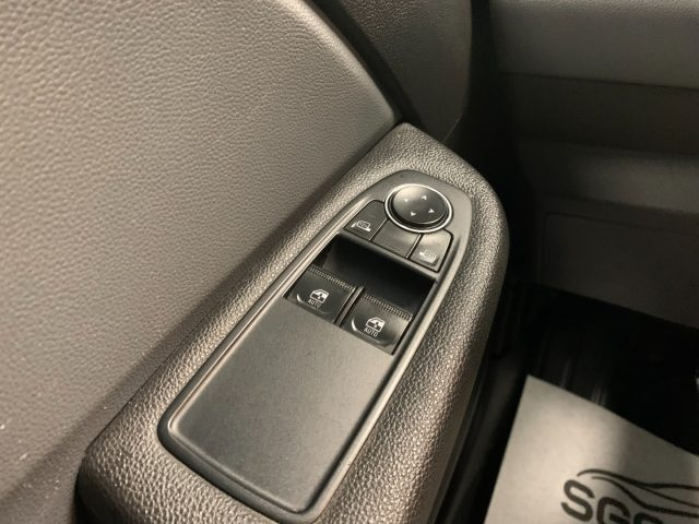 RENAULT Clio usata, con Luci diurne LED