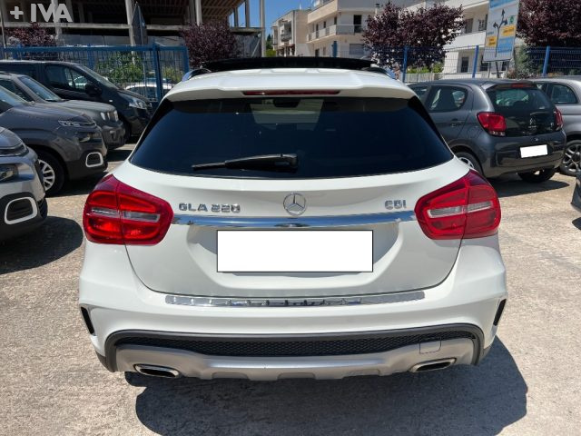 MERCEDES-BENZ GLA 220 usata 13