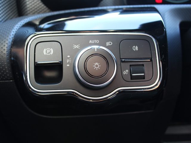 MERCEDES-BENZ A 250 usata, con Leve al volante