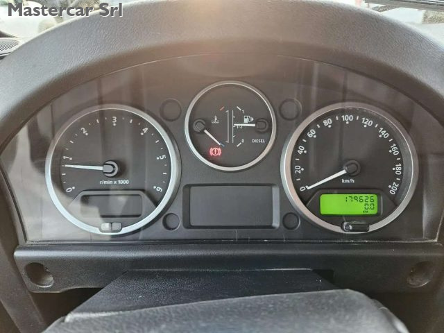 LAND ROVER Defender usata 11