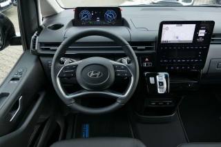 HYUNDAI Staria usata, con Autoradio