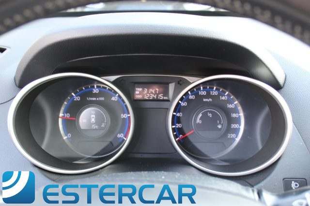 HYUNDAI iX35 usata, con Sensori di parcheggio posteriori