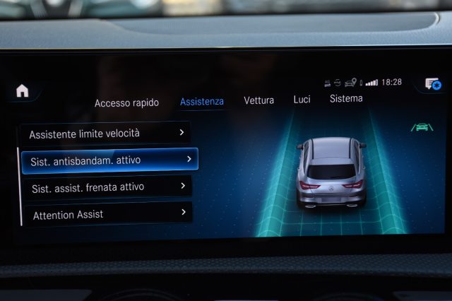 MERCEDES-BENZ CLA 180 usata, con Controllo vocale