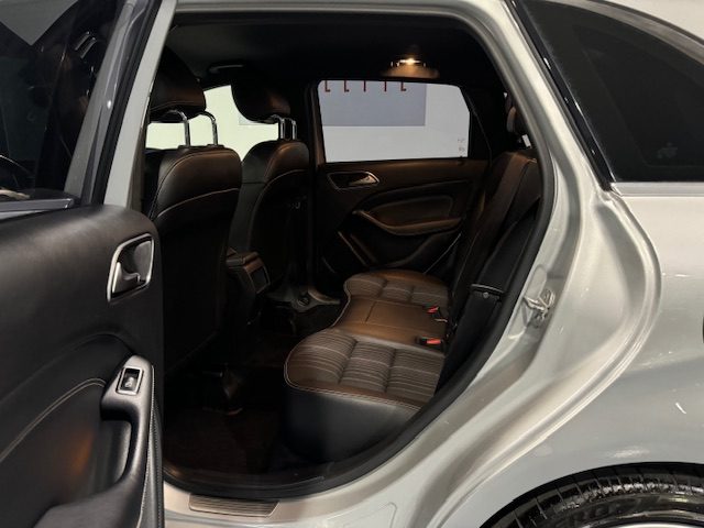 MERCEDES-BENZ B 200 usata, con Sistema di navigazione