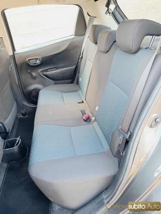 TOYOTA Yaris usata, con Airbag testa