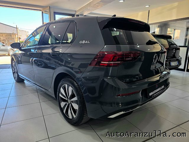 VOLKSWAGEN Golf usata, con Autoradio