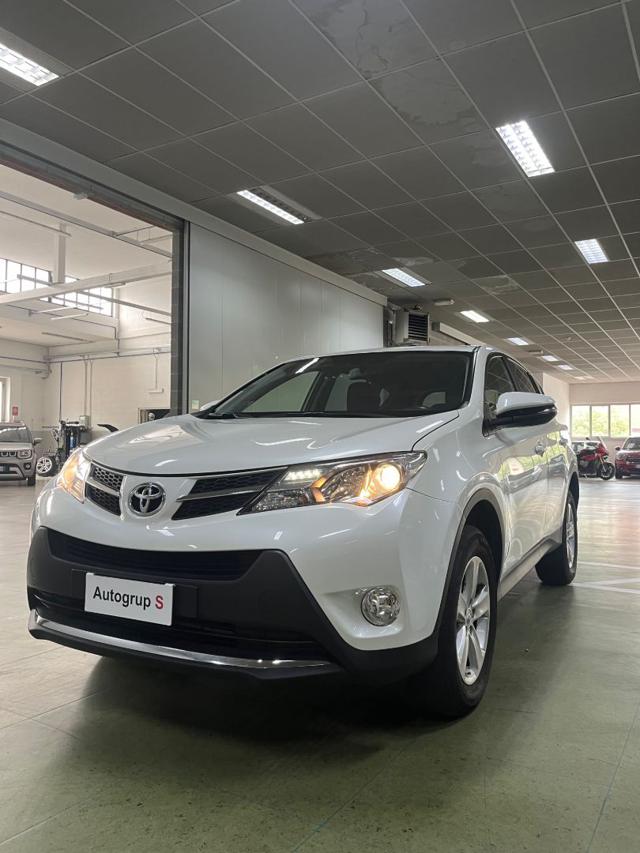 TOYOTA RAV 4 usata, con Airbag