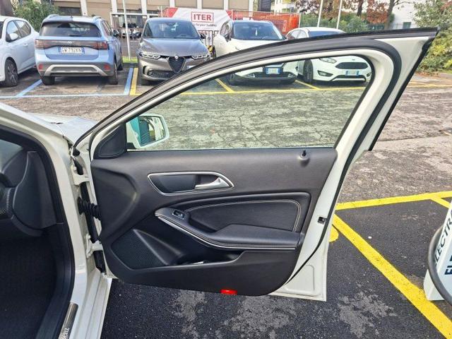 MERCEDES-BENZ A 180 usata, con Airbag testa