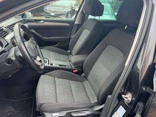 VOLKSWAGEN Passat Variant usata, con Climatizzatore