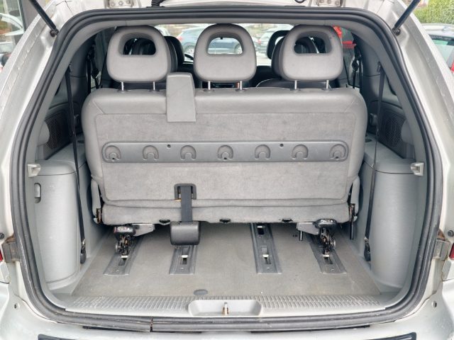 CHRYSLER Voyager usata, con ESP