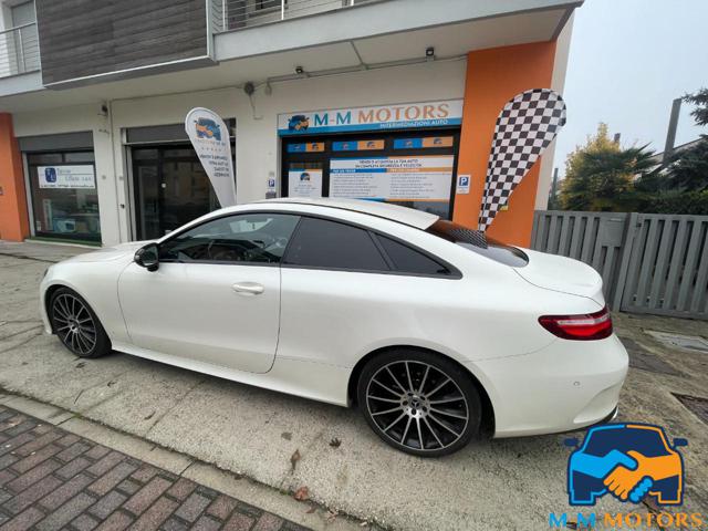 MERCEDES-BENZ E 220 usata, con Autoradio
