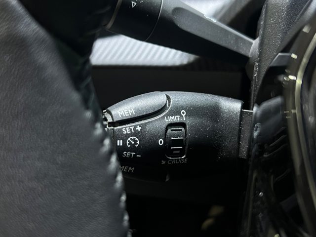 PEUGEOT 208 usata, con Specchietti laterali elettrici