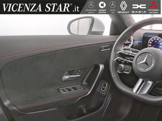MERCEDES-BENZ CLA 200 usata, con Controllo automatico clima