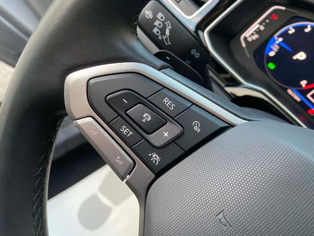 VOLKSWAGEN Taigo usata, con Leve al volante
