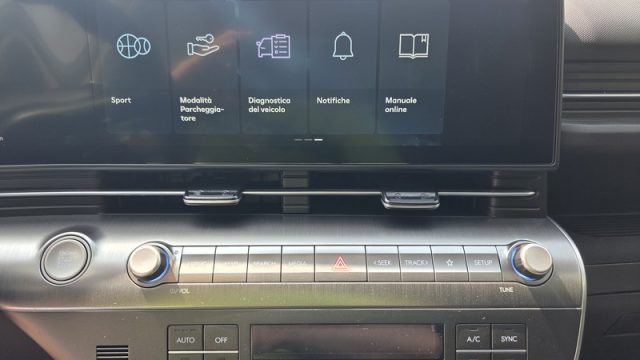 HYUNDAI Kona usata, con Volante in pelle