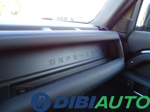LAND ROVER Defender usata, con Touch screen