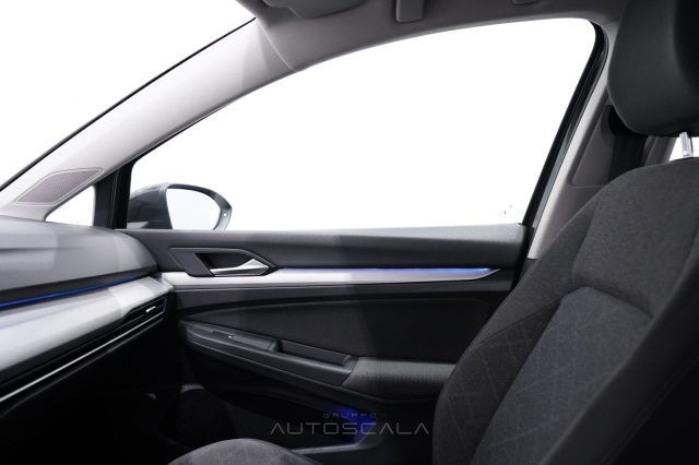 VOLKSWAGEN Golf usata, con Touch screen