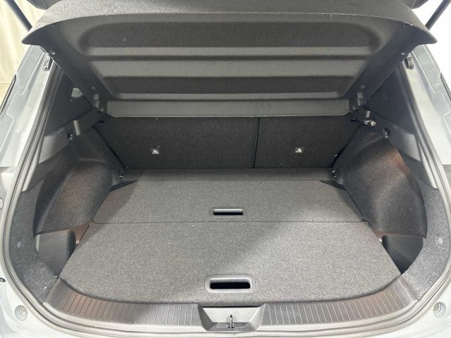 NISSAN Qashqai usata, con Fari LED