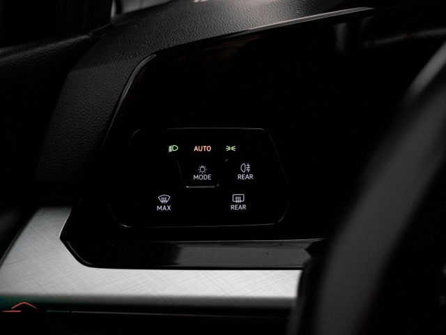 VOLKSWAGEN Golf usata, con Specchietti laterali elettrici