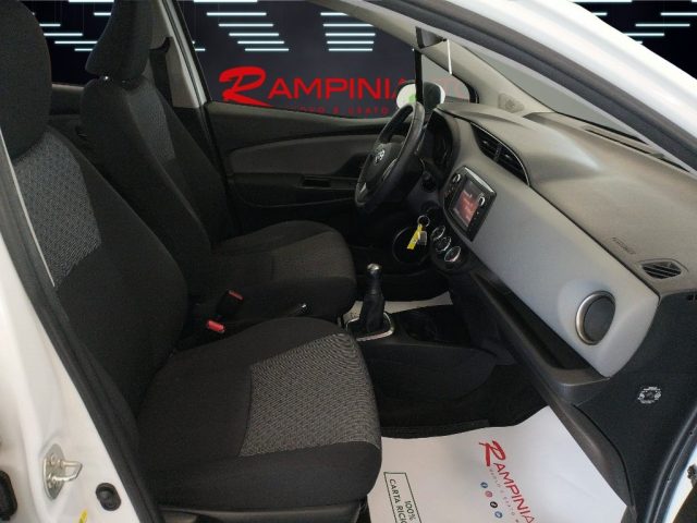 TOYOTA Yaris usata 17