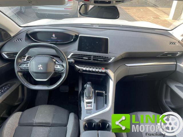 PEUGEOT 5008 usata, con Boardcomputer