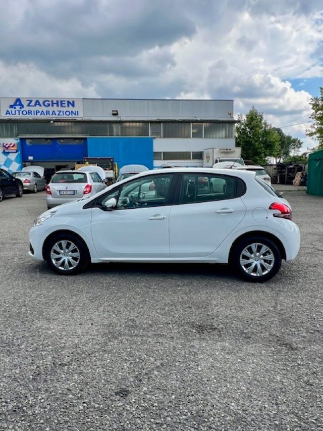 PEUGEOT 208 usata, con Alzacristalli elettrici